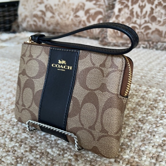 Coach Corner Zip Wristlet In Signature Canvas - Picture 7 of 16